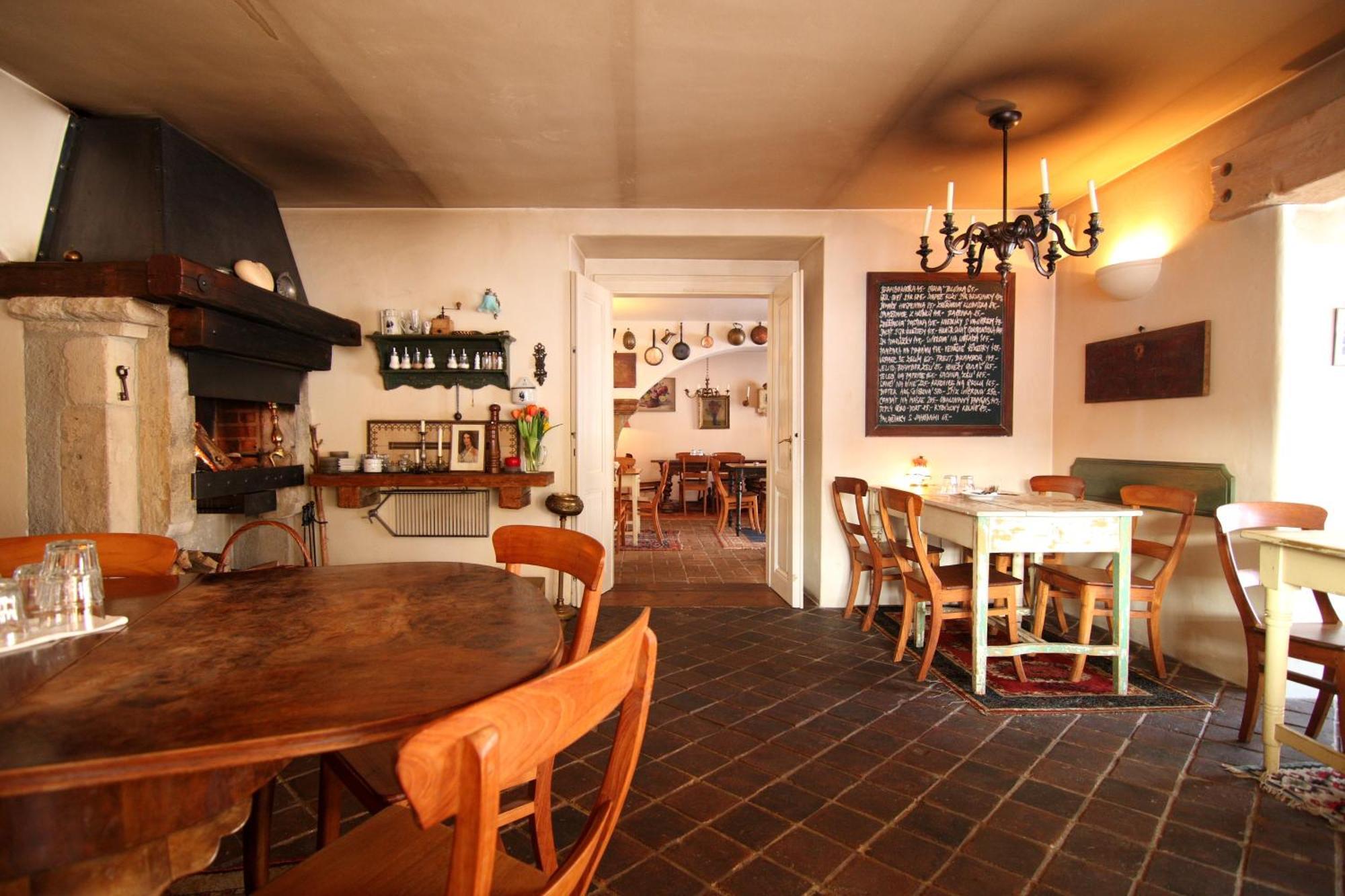 Malé Číčovice 维泊里克旅馆酒店 外观 照片